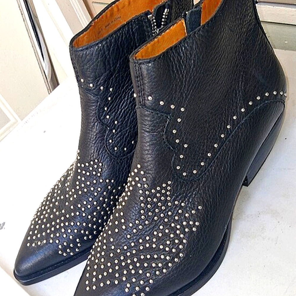 DOLCE VITA Uma Studded Western Ankle Booties NWT